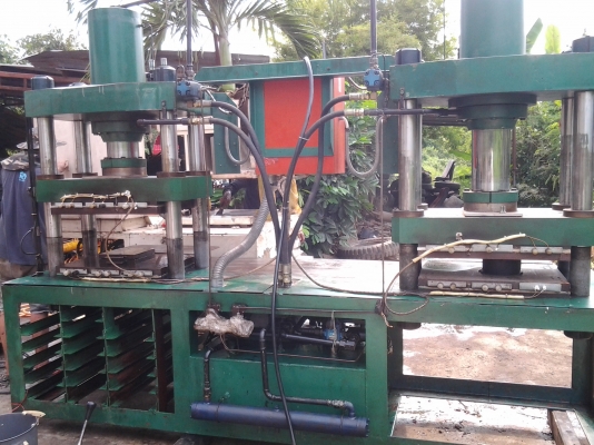 ขายเครื่องอัดยางKKSใต้หวัน 120ตัน ใช้งานได้ปีเดียว สภาพเหมือนใหม่ครับ 2ระบบ ออโต้กับแมนน่วน หน้ากว้าง27นิ้ว ลึก18นิ้ว ทำงานเร็วมาก ขาย 125000 บาท