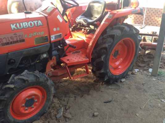 ขายด่วนรถไถนาคูโบต้า L 2808 4 WD พร้อมอุปกรณ์ ผานดันหน้า ผานหลัง รถสวยเครื่องแน่นไม่มีเยิ้ม สภาพรถพร ขายด่วนรถไถนาคูโบต้า L 2808 4 WD พร้อมอุปกรณ์ ผานดันหน้า ผานหลัง รถสวยเครื่องแน่นไม่มีเยิ้ม สภาพรถพร