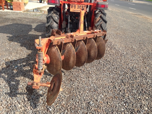 ขายด่วนรถไถนาคูโบต้า L 2808 4 WD พร้อมอุปกรณ์ ผานดันหน้า ผานหลัง รถสวยเครื่องแน่นไม่มีเยิ้ม สภาพรถพร