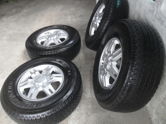 ล้อแม็ก 16นิ้ว 6รู อีซูซุ พร้อมยาง 265/70R16ปี10 สวยๆ 4 ล้อ ราคา 7900 บาท