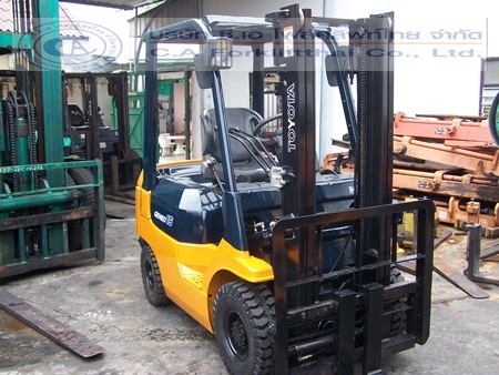 ขายรถ โฟล์คลิฟท์ TOYOTA รุ่น 7-FD15