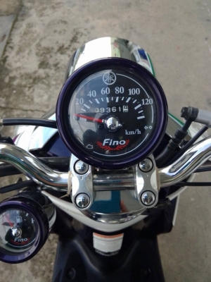 Yamaha Fino รถปลายปี 2555 สีขาว ม่วง รถสวย ลายคลาสสิค Yamaha Fino รถปลายปี 2555 สีขาว ม่วง รถสวย ลายคลาสสิค