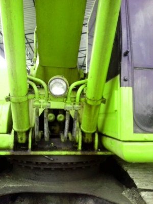 ขายด่วน KOMATSU PC 200 รุ่น6 หน้าจอหาย กล่องระบบไฟฟ้าอยู่ครบ ทำงานปกติ(หัวเดิมกระจกแตกเลยใล่หัวรุ่น8 หัวเก่ายังอยู่)