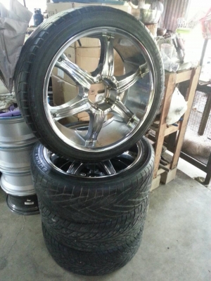 ขอบ 22  ขายถูกๆๆพร้อมยาง