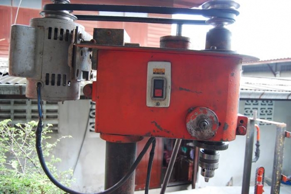 สว่านแท่นขนาดสูง