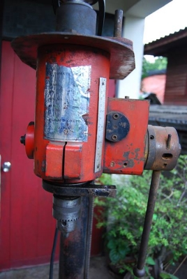 สว่านแท่นขนาดสูง