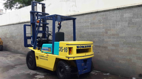 ขาย รถโฟล์คลิฟท์ Komatsu 4ตัน รุ่น FD40-4