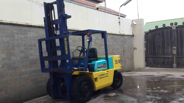 ขาย รถโฟล์คลิฟท์ Komatsu 4ตัน รุ่น FD40-4