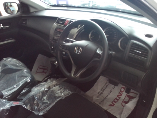 ป้ายแดงส่วนลด 70,000 +ประกันชั้น 1