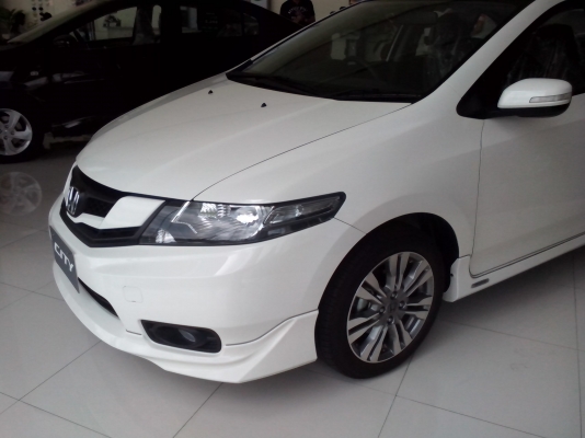 ป้ายแดงส่วนลด 70,000 +ประกันชั้น 1