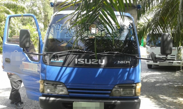 ISUZU NKR สวยกิ้บทั้งคันค่ะ  ยอดจัดไฟแนนซ์ได้ 300,000 บาทค่ะ
