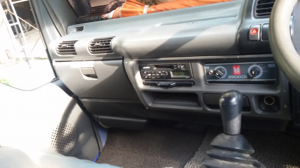 ISUZU NKR สวยกิ้บทั้งคันค่ะ  ยอดจัดไฟแนนซ์ได้ 300,000 บาทค่ะ