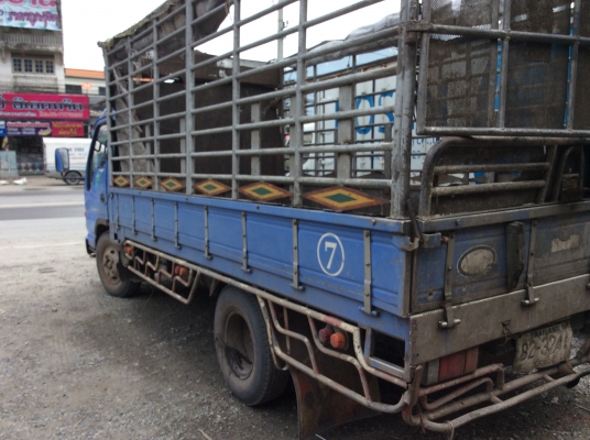 ขายรถบรรทุก 6 ล้อกลาง