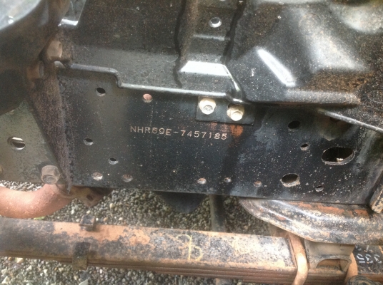 ขาย 6 ล้อเล็กไม่ติดเวลา NHR69E หัวครัชซี.  ปี 53 เครื่องดี ครัชซีสวย พ.เวอร์ แอร์เย็น กระจกไฟฟ้า แหนบหน้า แหนบหลังเกาะข้าง สภาพสวย ราคา 285000 ฿