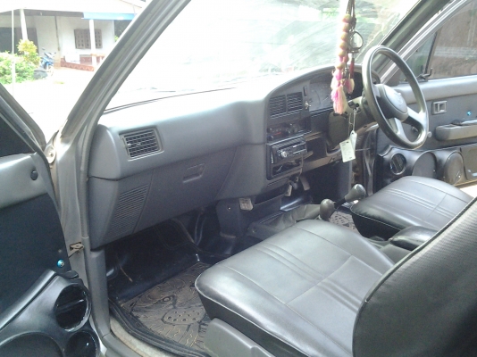 TOYOTA SR5 LN111 โฟวีลปี 40 เครื่อง 3L 2.8 ยาง 31x10.1x15 ยางใหม่4เส้น แอร์เย็น ภาษีเต็ม TOYOTA SR5 LN111 โฟวีลปี 40 เครื่อง 3L 2.8 ยาง 31x10.1x15 ยางใหม่4เส้น แอร์เย็น ภาษีเต็ม