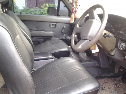 TOYOTA SR5 LN111 โฟวีลปี 40 เครื่อง 3L 2.8 ยาง 31x10.1x15 ยางใหม่4เส้น แอร์เย็น ภาษีเต็ม TOYOTA SR5 LN111 โฟวีลปี 40 เครื่อง 3L 2.8 ยาง 31x10.1x15 ยางใหม่4เส้น แอร์เย็น ภาษีเต็ม