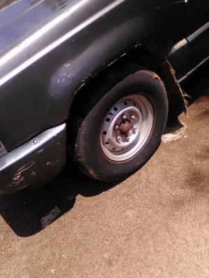 MISUBISHI สี่ประตู ไซโคลน สภาพสวยไม่สนิท เครื่องยนต์ดี ระบบแอร์เย็น เครื่องเสียงวิทยุครบ ยางใหม่คู่หน้า ขายถูกๆ