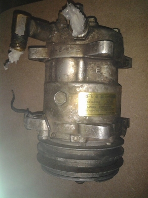 คอมแอร์ รถตู้โตโยต้า