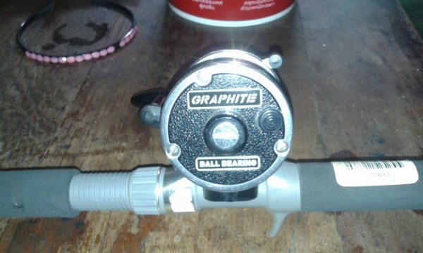 รอกตกปลา newell หน้าแคบ รอกตกปลา newell หน้าแคบ