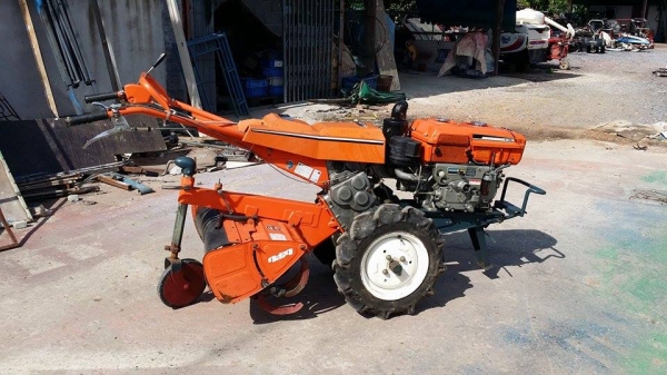 รถไถเดินตาม  KUBOTA  7 แรง  เก่าญี่ปุ่น เครื่องยนต์ดีเซล ระบบหัวฉีด สภาพสวยพร้อมใช้งาน  เครื่องยนต์แรงและติดง่าย คุณภาพดี อะไหล่สามารถใช้ร่วมกับรุ่น RT ได้