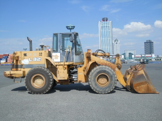 ขายรถตัก TCM L32-2