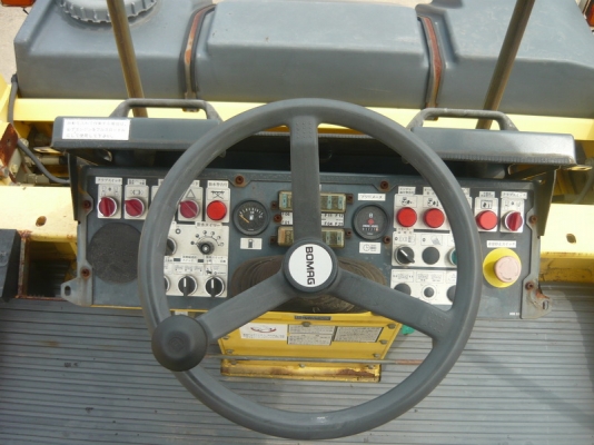 รถบดสั่นสะเทือน 7 ตัน Bomag BW144 รถเก่านอก ยังไม่ผ่านการใช้งานในไทย 100\%