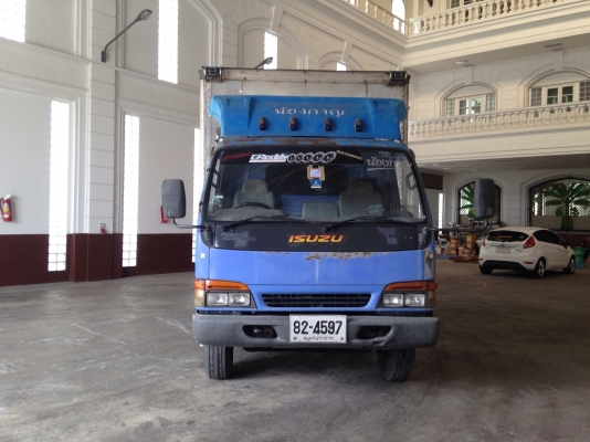 ขาย isuzu nqr133 ตู้เปียก