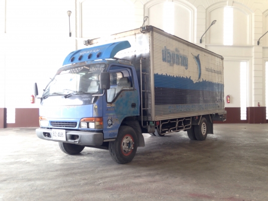 ขาย isuzu nqr133 ตู้เปียก