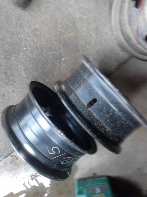 กะทะมีคิ้ว ขอบ 15 ขนาดรถ 6 ล้อกลาง มี 2 ใบ TEL.081-427-3941