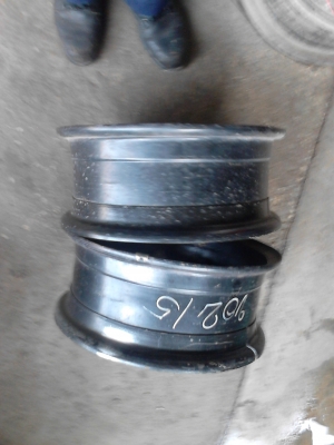 กะทะมีคิ้ว ขอบ 15 ขนาดรถ 6 ล้อกลาง มี 2 ใบ TEL.081-427-3941