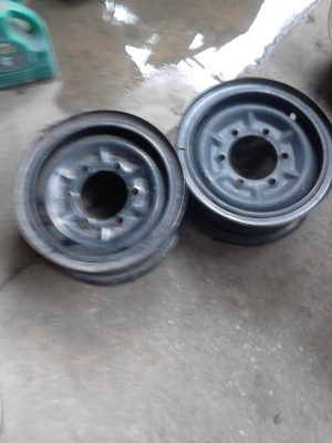 กะทะมีคิ้ว ขอบ 15 ขนาดรถ 6 ล้อกลาง มี 2 ใบ TEL.081-427-3941