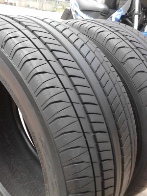 215/55R16 ZIEX FALKEN ZE522  มี 2 เส้น TEL.081-427-3941