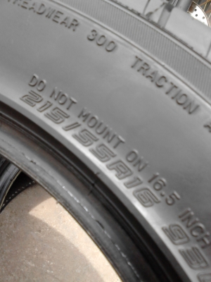 215/55R16 ZIEX FALKEN ZE522  มี 2 เส้น TEL.081-427-3941