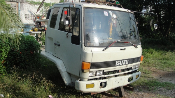 พี่ชูชาติ ขอนแก่นจองแล้ว หัวรถ ISUZU ROCKY เดิมๆบางๆ ไม่ผุ ขาดีดหน้า ขาหลัง ของครบ ยกใส่รถวิ่งได้เลย