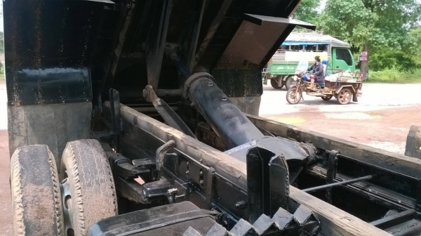 ขาย 6 ล้อหัวยาวดั้ม สภาพพร้อมใช้งาน คัสซีสวยตลอดเส้น เครื่อง HO6C 180 แรงม้า เกียร์ HO เฟืองท้าย FUSO พวงมาลัยพาวเวอร์ ยางเต็ม ทะเบียนเต็มพร้อมโอน ราคาต่อรองได้ครับ ขาย 6 ล้อหัวยาวดั้ม สภาพพร้อมใช้งาน คัสซีสวยตลอดเส้น เครื่อง HO6C 180 แรงม้า เกียร์ HO เฟืองท้าย FUSO พวงมาลัยพาวเวอร์ ยางเต็ม ทะเบียนเต็มพร้อมโอน ราคาต่อรองได้ครับ