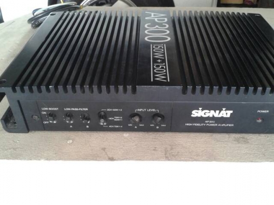เครื่องเสียง SIGNAT  150W+150W ของเยอรมัน    มี 1 เครื่อง TEL.081-427-3941