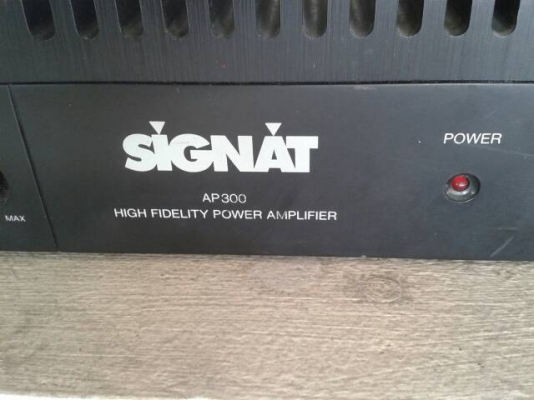 เครื่องเสียง SIGNAT  150W+150W ของเยอรมัน    มี 1 เครื่อง TEL.081-427-3941