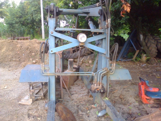 ขายตัวคีบหน้า กลกิลบ้านโป่ง สําหรับติดรถไถฟอร์ด  สภาพพร้อมใช้