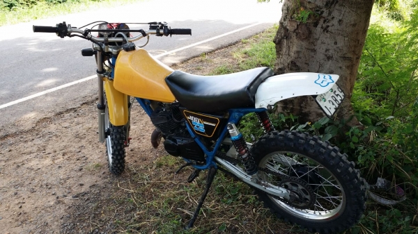 ขาย suzuki ts100 ทะเบียนพร้อมโอน 13000 บาท ขาย suzuki ts100 ทะเบียนพร้อมโอน 13000 บาท