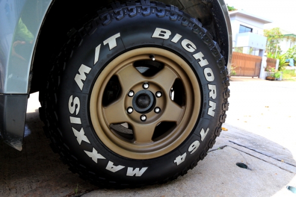 ต้องการขายแม็ก16x8off0+ยางMaxxis245/75/16ปี12