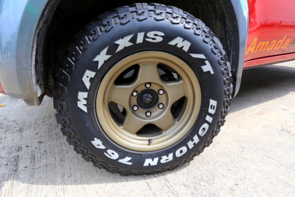 ต้องการขายแม็ก16x8off0+ยางMaxxis245/75/16ปี12