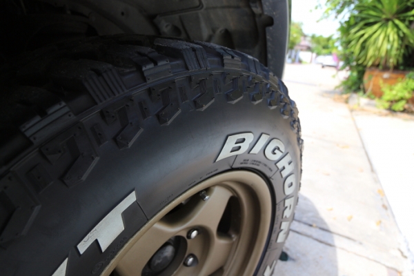 ต้องการขายแม็ก16x8off0+ยางMaxxis245/75/16ปี12