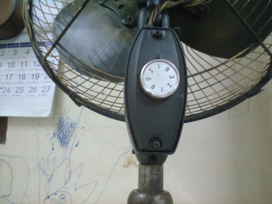 พ้ดลมเหล็กแบบตั้งพื้นสภาพสมบูรณ์