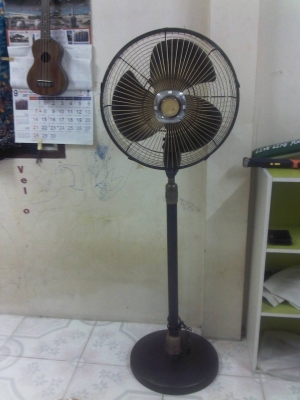 พ้ดลมเหล็กแบบตั้งพื้นสภาพสมบูรณ์