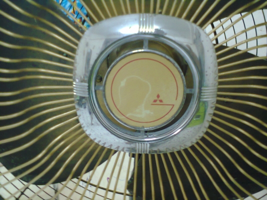 พ้ดลมเหล็กแบบตั้งพื้นสภาพสมบูรณ์