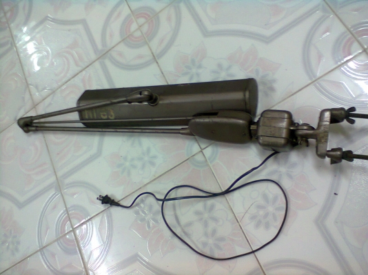 โคมไฟรุ่นเก่าพับได้ยื่นได้