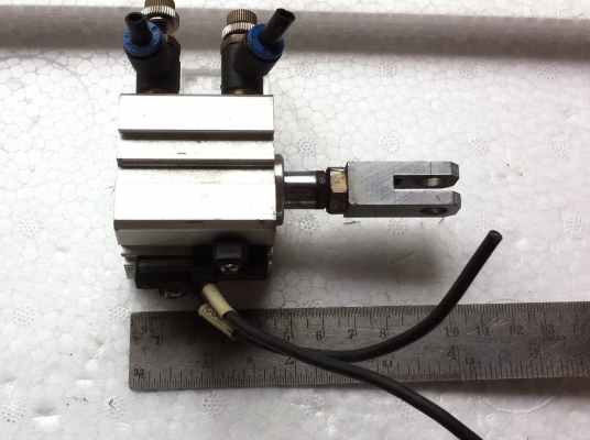 กระบอกลูกสูบลม KOGONEI พร้อมตัวปรับปริมาณลมผลิตจากญี่ปุ่น ขนาดโต 32 มม.แกนเลื่อนออกได้ 10 มม. (มี 20 อัน) กระบอกลูกสูบลม KOGONEI พร้อมตัวปรับปริมาณลมผลิตจากญี่ปุ่น ขนาดโต 32 มม.แกนเลื่อนออกได้ 10 มม. (มี 20 อัน)