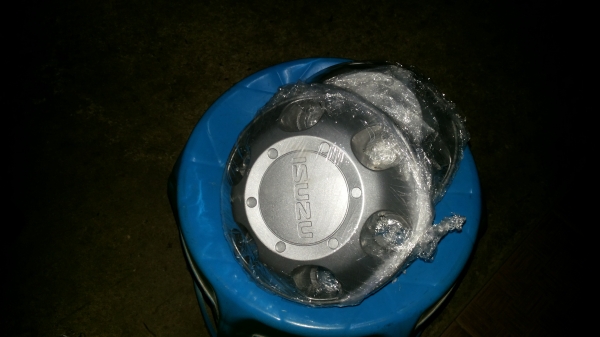 ฝาครอบดุมล้ออีซุซุออนนิวใหม่เลย