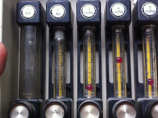 ชุดผสมและปรับตั้งแรงดันลมและแก็สหรือแก็สแบบละเอียด 5 ท่อ พร้อมสวิทช์ลมควบคุมการเปิดปิดแต่ละท่อของการผสมได้