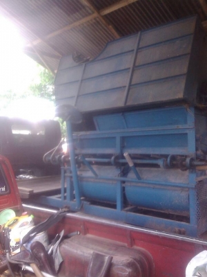 ขายรถสีข้าวสี่ล้อกลางหัว906ยาง7.50ขอบ15ตูสีไทยเส็ง5ฟุตจัมโบ้ข้าวถั่ว